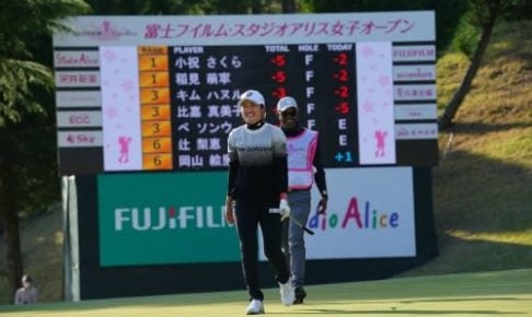 稲見萌寧が小祝さくらとのPO制し今季4勝目　「2週連続優勝できたことが心に残る」