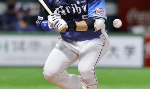 西武の外崎、骨折の左脚を手術