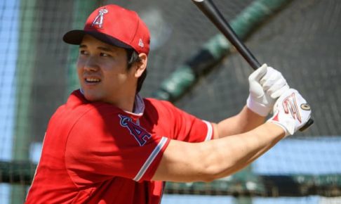 大谷翔平、5戦連続安打　初回に172キロ弾丸打球で左前打　けん制死で悔しい表情