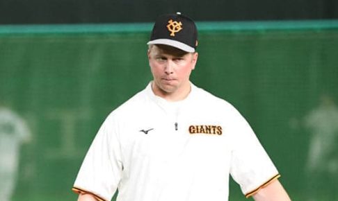 巨人・スモークがついにベール脱ぐ　打撃練習であいさつ代わりの一発