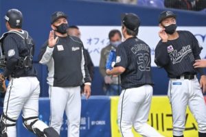 ロッテ・井口監督「必死さが伝わってきた」九回2死からの逆転勝ちで貯金1