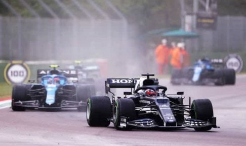 前戦から一転して低評価も「ルーキーはミスをするもの」と今後の活躍に期待／角田裕毅の海外メディア評 F1第2戦