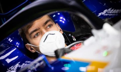 メルセデスF1代表、クラッシュのラッセルに激怒。マシン大破が開発計画に影響か