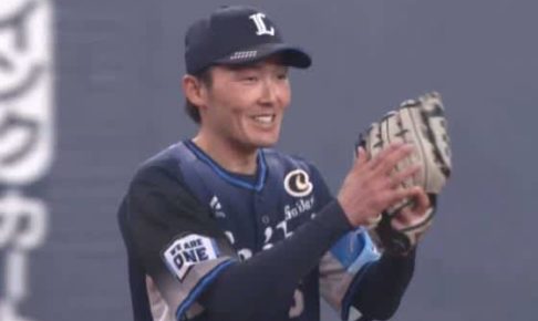 「うめぇ…それだけ」「守備範囲どんだけ」　同僚拍手、西武源田の“バック走”美技