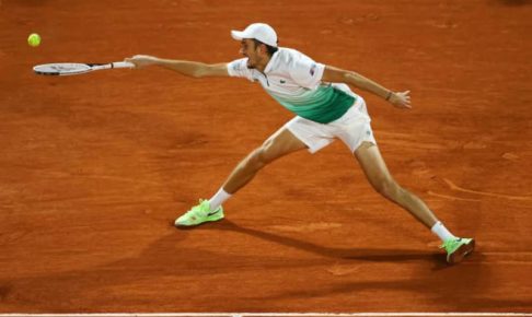 新型コロナ感染から復帰のメドベージェフ「クレーでは1勝することが目標」