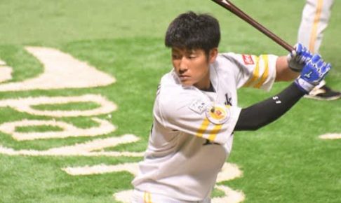 初スタメンで3安打4打点の大活躍　開幕1軍から漏れた鷹・上林が抱えていた思いとは…