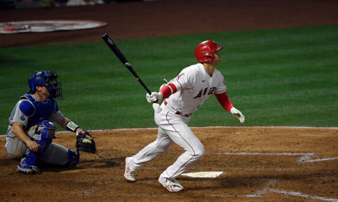 【MLB】「彼はスーパーヒューマン」 大谷翔平、右手1本のフェンス直撃打に現地実況も感嘆の声