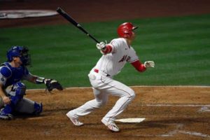 【MLB】大谷翔平、右手1本“フェン直二塁打”に指揮官驚き　「彼はストロング」「才能豊か」