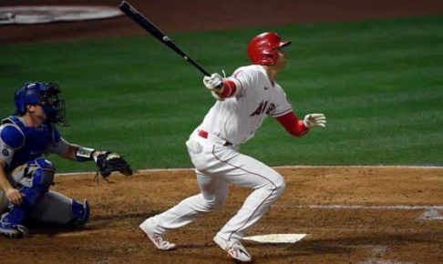 【MLB】大谷翔平、右手1本“フェン直二塁打”に指揮官驚き　「彼はストロング」「才能豊か」
