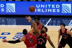 NBA＝渡辺が足首痛め負傷退場、ラプターズ5連敗