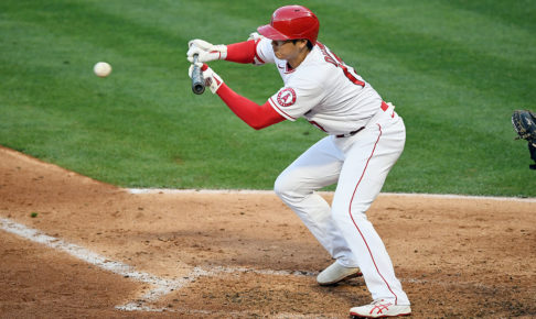 【MLB】「ショーは続く」大谷翔平、2勝目逃すも右翼守備へ　セーフティーバントでファン魅了