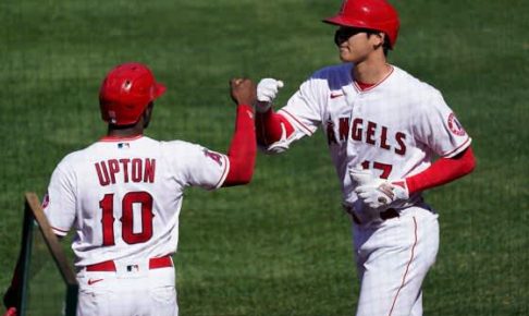 【MLB】大谷翔平、代打同点犠飛で最大4点差逆転劇に貢献　8回から右翼を守る