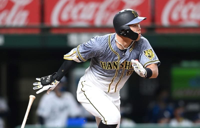 阪神・佐藤輝が13試合ぶり11号ソロ!西武高橋から泳ぎながらバックスクリーンへ 阪神・佐藤輝が13試合ぶり11号ソロ!西武高橋から泳ぎながらバックスクリーンへ