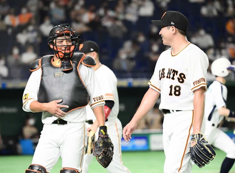 1カ月ぶり登板の巨人・菅野は5回2失点 小林とのコンビ再結成に笑顔も 1カ月ぶり登板の巨人・菅野は5回2失点 小林とのコンビ再結成に笑顔も