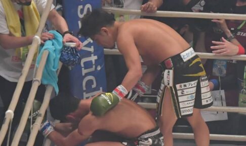 RIZIN・皇治、バッティングで1回43秒ノーコンテスト…梅野が鼻負傷し続行不能 RIZIN・皇治、バッティングで1回43秒ノーコンテスト…梅野が鼻負傷し続行不能