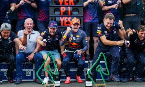 レッドブルが今季最強のパフォーマンス「初めてルイスに大差をつけた。努力が実を結びつつある」と代表／F1第8戦