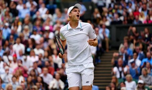 フェデラー、準々決勝で敗退　ウィンブルドン第9日