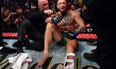 【格闘技／UFC】マクレガー、左足首がグニャリ……骨折でドクターストップ負け　ポイエーにリベンジならず