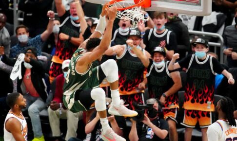 ＮＢＡ＝バックスがファイナル1勝目、アデトクンボが41得点