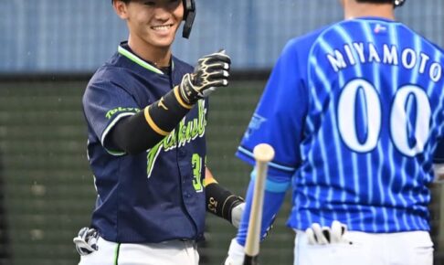 ヤクルト・内山が今年のフレッシュ球宴1号　持ち味フルスイングで左翼席へ