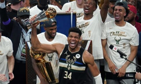 バックスが2度目の優勝　NBA決勝、サンズに4勝2敗