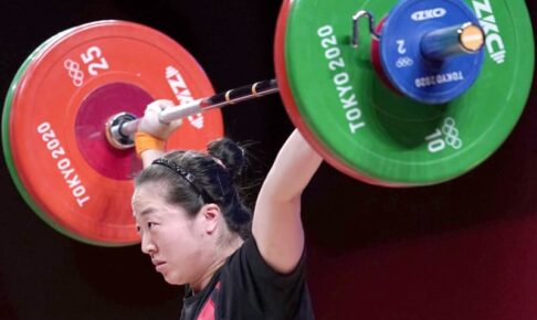 女子59キロ級の安藤が銅メダル　重量挙げ・27日