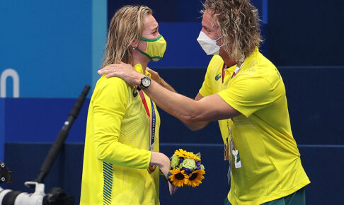 【東京五輪】感情爆発で話題の豪競泳コーチが再び“歓喜の舞”　海外メディアも速報「彼がまたやった」