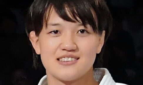 新井千鶴が決勝進出！16分超の死闘で銀メダル以上確定　執念の寝技で締め落とす