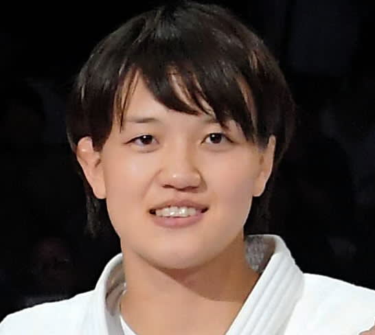 新井千鶴が決勝進出!16分超の死闘で銀メダル以上確定 執念の寝技で締め落とす 新井千鶴が決勝進出!16分超の死闘で銀メダル以上確定 執念の寝技で締め落とす