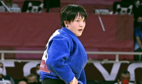 柔道の新井千鶴が金メダル　女子は今大会2個目、70キロ級