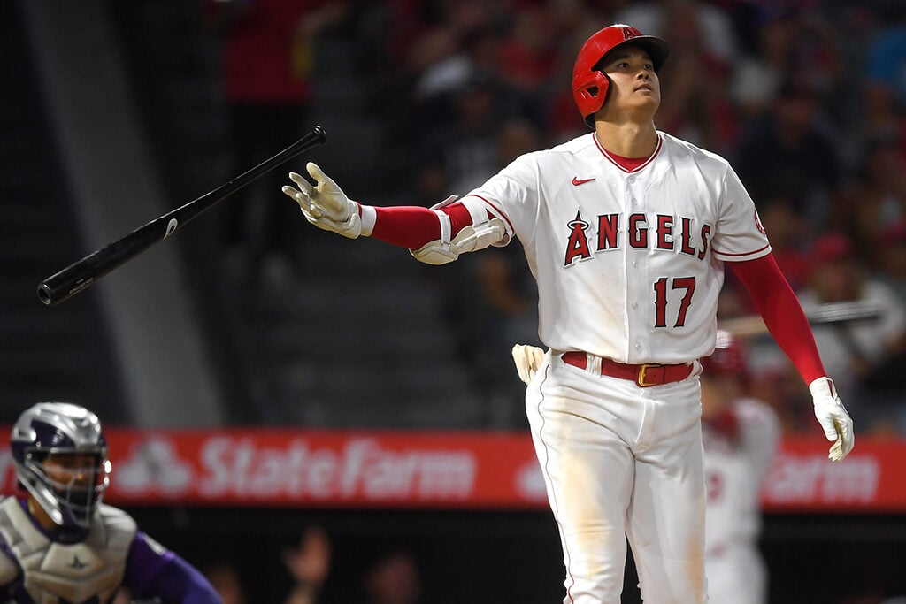 2点初リアル二刀流 大谷翔平エンゼルス 記念写真MLB MVP