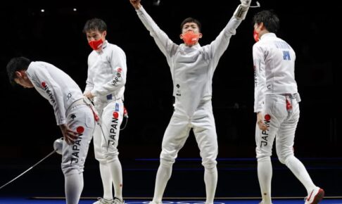 男子エペ団体「銀」以上を確定　フェンシング・30日