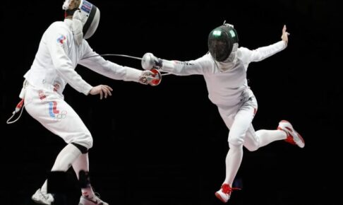 フェンシング男子が金メダル　エペ団体、日本勢で初