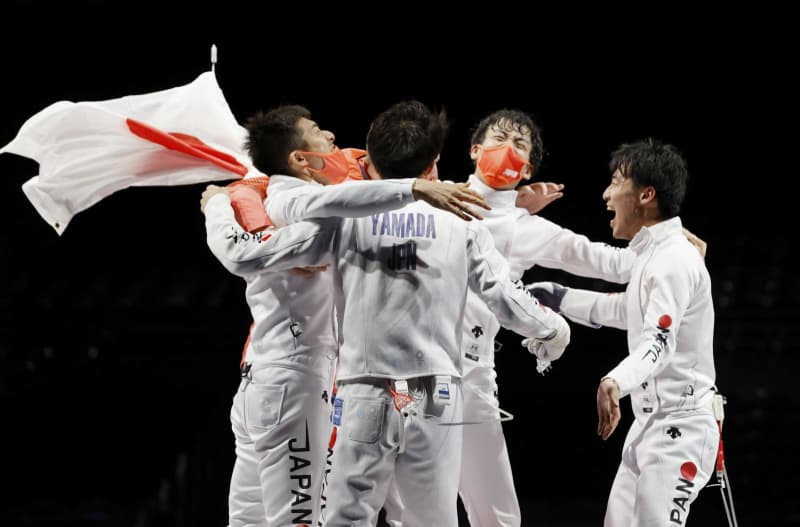 フェンシング男子エペ団体 日本初の金メダル 歴史的快挙に武井壮会長も歓喜 フェンシング男子エペ団体 日本初の金メダル 歴史的快挙に武井壮会長も歓喜