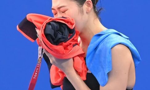 涙の池江璃花子「あきらめかけた東京オリンピック」「決勝で泳ぐことができて幸せ」