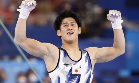 19歳橋本大輝、体操個人で2冠　種目別鉄棒で森末以来の金メダル
