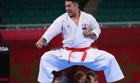 五輪＝喜友名諒が決勝進出、銀以上が確定　空手男子形