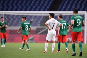 日本力尽き4位　53年ぶりメダルならず　三笘がゴールも痛すぎた3失点