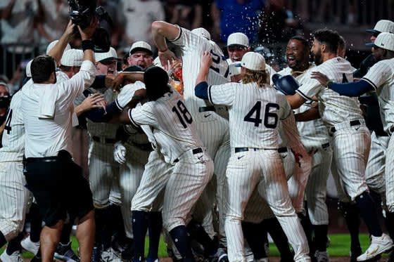 【MLB】“トウモロコシ畑”に8発乱舞、映画の舞台で特別試合 サヨナラ決着で場内大興奮 【MLB】“トウモロコシ畑”に8発乱舞、映画の舞台で特別試合 サヨナラ決着で場内大興奮