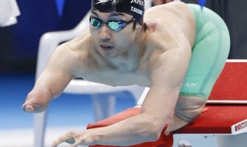 競泳鈴木が金メダル、日本勢初　男子100m自由形