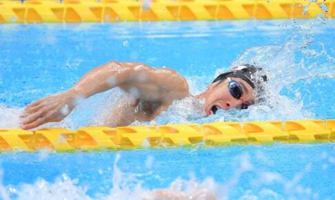 パラ競泳　富田宇宙が銀メダル　男子400m自由形S11