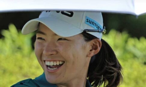 【日本女子プロ選手権コニカミノルタ杯】2日目　渋野が〝新境地〟で予選突破