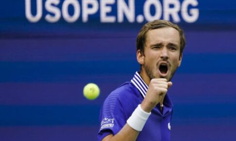 全米、メドベージェフが決勝へ　準決勝でオジェアリアシムに快勝