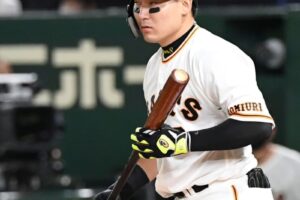 シーズン終盤に“蚊帳の外”　巨人・丸が重大岐路「一軍帯同」か「中田翔と入れ替え」か
