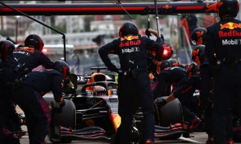 レッドブルF1、規則変更後、ピットストップ作業の速さに陰り「まだ新システムをマスターしていない」