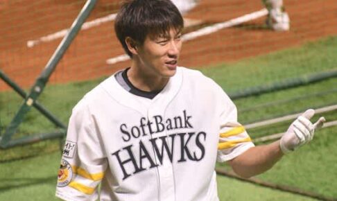鷹・柳田の33歳誕生日に先輩から“粋な心遣い”　お洒落Tシャツに「MY ライバル！」