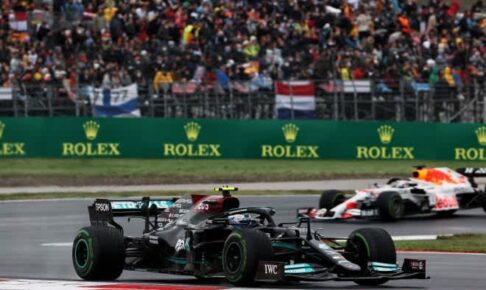 レッドブルF1、メルセデスの直線スピードに危機感強める「常にDRSを使っているような速さ。差は広がるばかり」