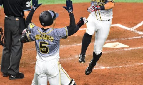 阪神　執念白星で首位ヤクルトとのゲーム差2に　九回2死、伏兵板山が決勝打