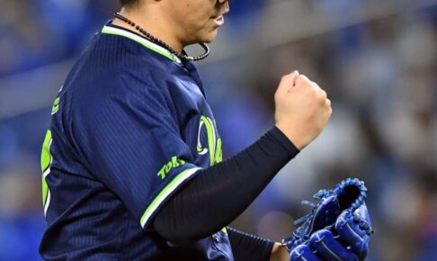 ヤクルト・清水　日本記録更新の48ホールド　2死満塁のピンチしのぐ