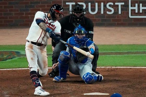 【MLB 優勝決定S】ブレーブスが劇的サヨナラで2連勝！　8回に2点差追いつき、9回にロサリオが決勝打